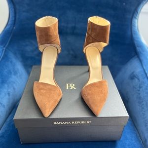 Banana Republic brown suede wrap ankle heel